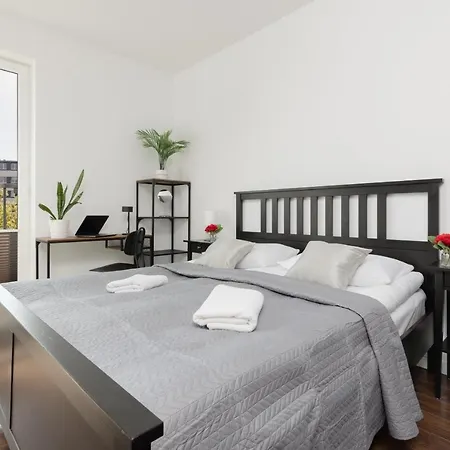 Bright With Balcony By Renters Apartment *