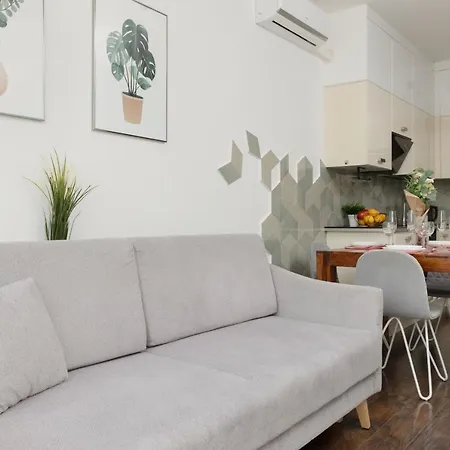 Bright With Balcony By Renters Warsaw