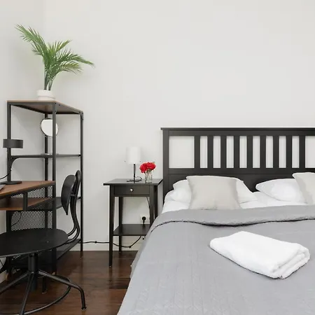 Apartment Bright With Balcony By Renters