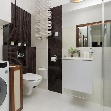 Apartment Bright With Balcony By Renters Warsaw